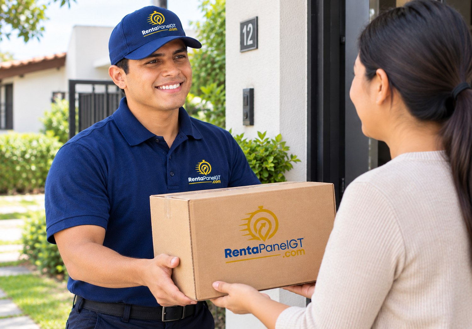 Entrega de paquetería RentaPanelGT en Guatemala