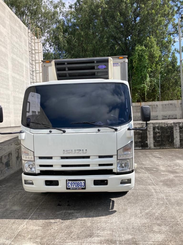 Isuzu NPR refrigerado RentaPanelGT